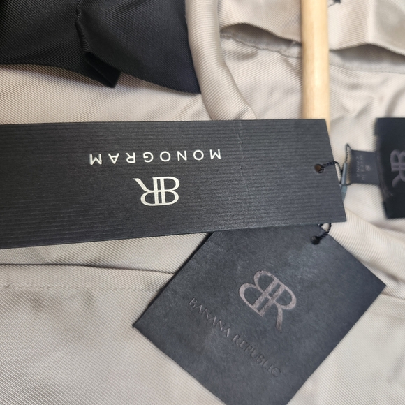 Elegant Banana Republic Monogram Beige Silk Dress with Black ruffle - Picture 6 of 7